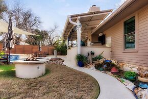 Luxury 5-Bedroom Stay W Pool Spa  Grill