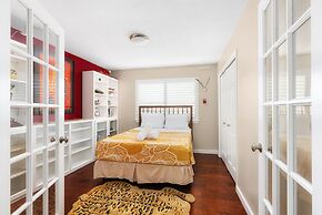 Luxury 5-Bedroom Stay W Pool Spa  Grill