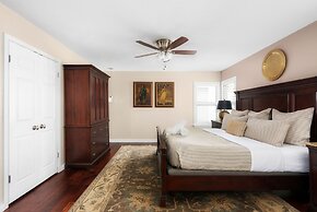 Luxury 5-Bedroom Stay W Pool Spa  Grill