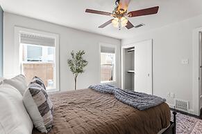 Fun 3BR Retreat in Austin Huge Pool