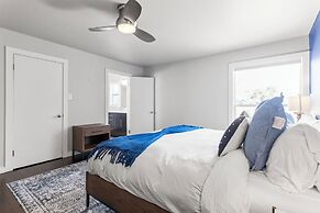 Fun 3BR Retreat in Austin Huge Pool