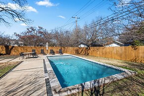 Fun 3BR Retreat in Austin Huge Pool