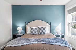 Fun 3BR Retreat in Austin Huge Pool