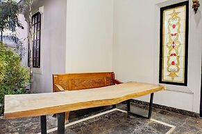 Capital O 94491 Family Homestay