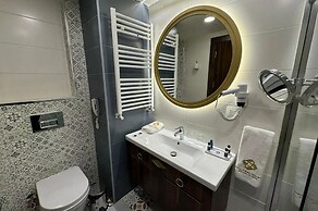 Golden Rose Hotel & Spa