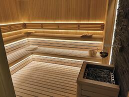 Golden Rose Hotel & Spa