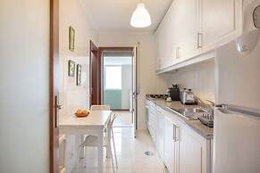 Espinho Retreat with Balcony