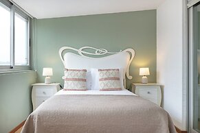 Espinho Retreat with Balcony