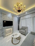 D El Dorado Westlake Luxury Apartments