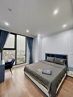 D El Dorado Westlake Luxury Apartments