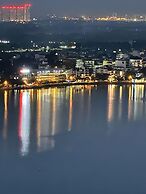 D El Dorado Westlake Luxury Apartments