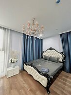 D El Dorado Westlake Luxury Apartments