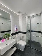 D El Dorado Westlake Luxury Apartments