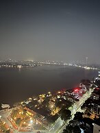 D El Dorado Westlake Luxury Apartments