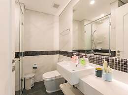 D El Dorado Westlake Luxury Apartments