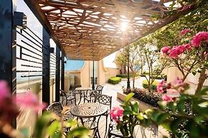 D El Dorado Westlake Luxury Apartments