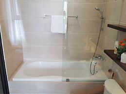 Imperia Garden Apartments - Heart of City