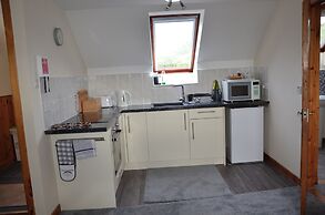 Cozy Aultbea Apartment With Sea View