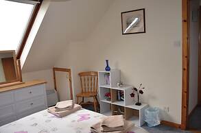 Cozy Aultbea Apartment With Sea View