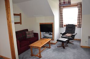 Cozy Aultbea Apartment With Sea View