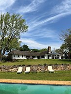 Warm & Welcoming Cottage - Your Perfect Getaway