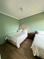 Warm & Welcoming Cottage - Your Perfect Getaway