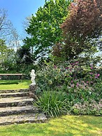 Warm & Welcoming Cottage - Your Perfect Getaway