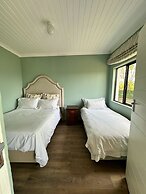 Warm & Welcoming Cottage - Your Perfect Getaway