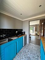 Warm & Welcoming Cottage - Your Perfect Getaway