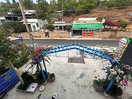 Rainbow Beach Mũi Né - Homestay & Coffee