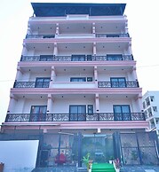 Orsom Stays Elite Sector 53