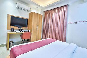 Orsom Stays Elite Sector 53