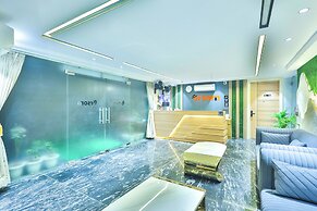 Orsom Stays Elite Sector 53