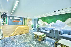 Orsom Stays Elite Sector 53