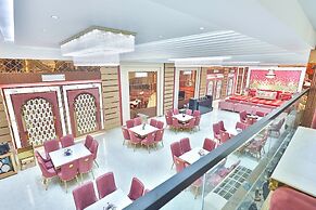 Orsom Stays Elite Sector 53