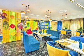 Orsom Stays Elite Sector 53