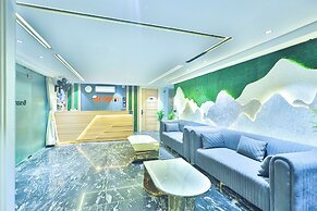 Orsom Stays Elite Sector 53