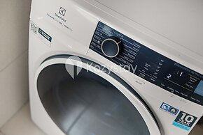 Mavro by Kozystay - Alam Sutera