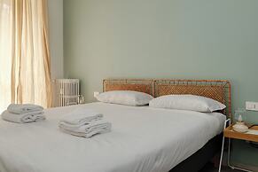 JOIVY Charming 2BR Flat near City Life