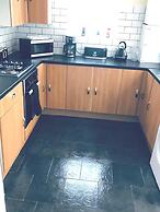 4 Bedroom House in Grays - Sleeps 6 & Parking