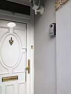 4 Bedroom House in Grays - Sleeps 6 & Parking