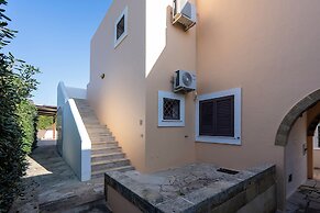 Sunrise House With Sea View