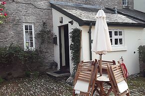 Quiet Cottage on the Rural Edge of Brixham