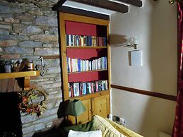 Quiet Cottage on the Rural Edge of Brixham