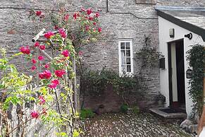 Quiet Cottage on the Rural Edge of Brixham