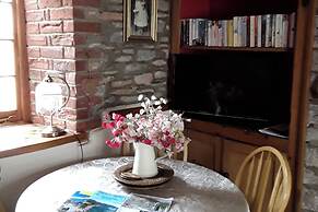 Quiet Cottage on the Rural Edge of Brixham