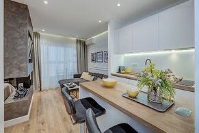 Romanca Deluxe Studio - City View