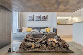 Romanca Deluxe Studio - City View