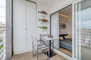 Romanca Deluxe Studio - City View