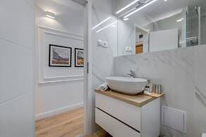 Romanca Deluxe Studio - City View